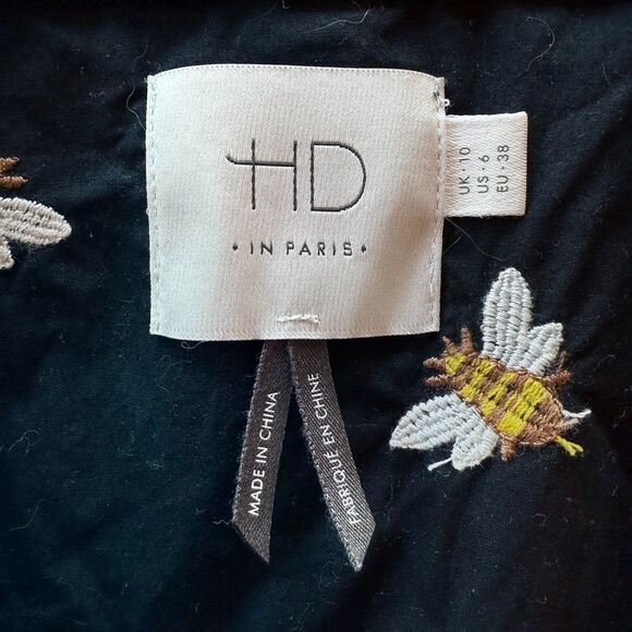 Anthro HD in Paris Embroidered Winnie Bee Sleeveless Button Down Top in Black 6 - Picture 5 of 9